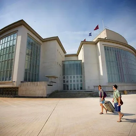 In Near The Ostende